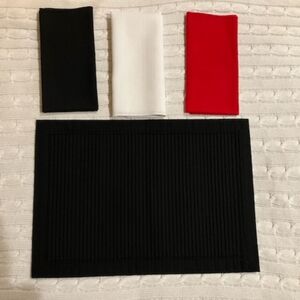 Placemats and napkins set